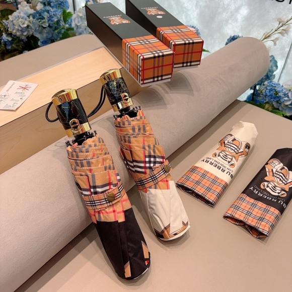 BURBERRY - Picture 6 of 9